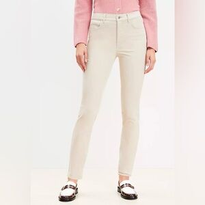 LOFT Women’s High Waisted Curvy Corduroy Light Cream Skinny Pants Size 28